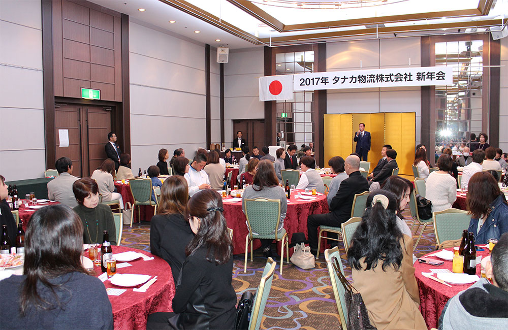 タレントさんを呼んでの新年会